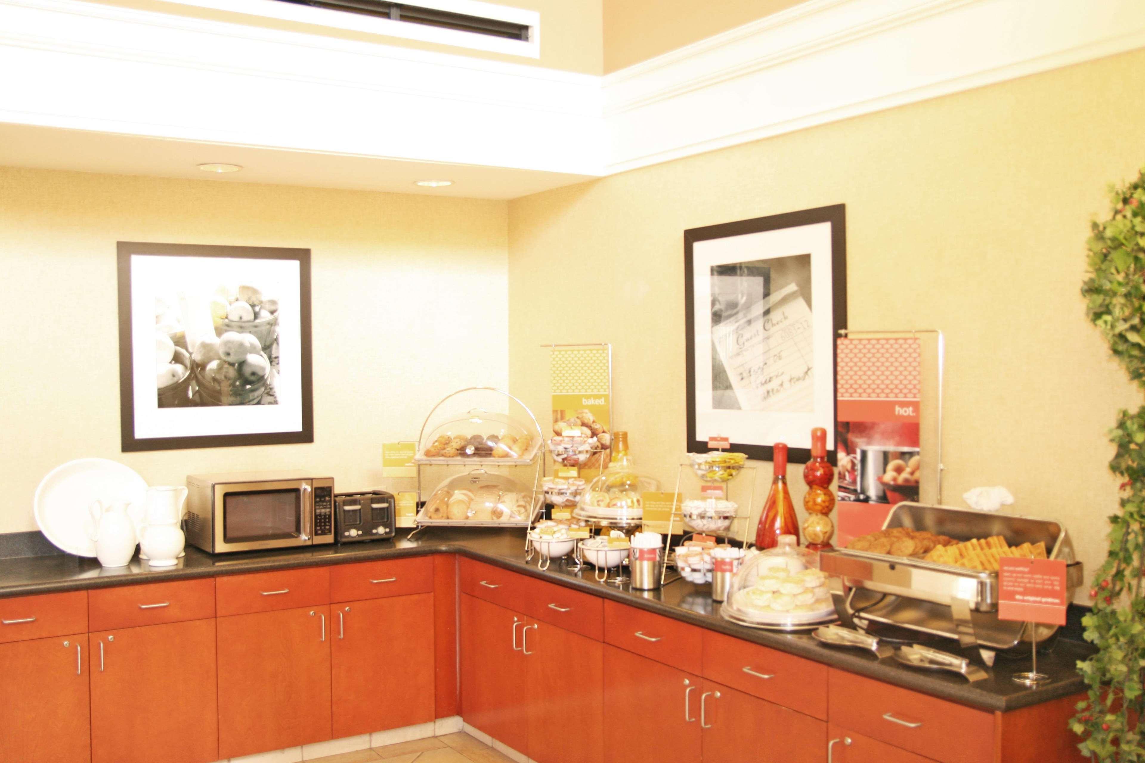 Hampton & Suites-atlanta Airport North-i-85 3*